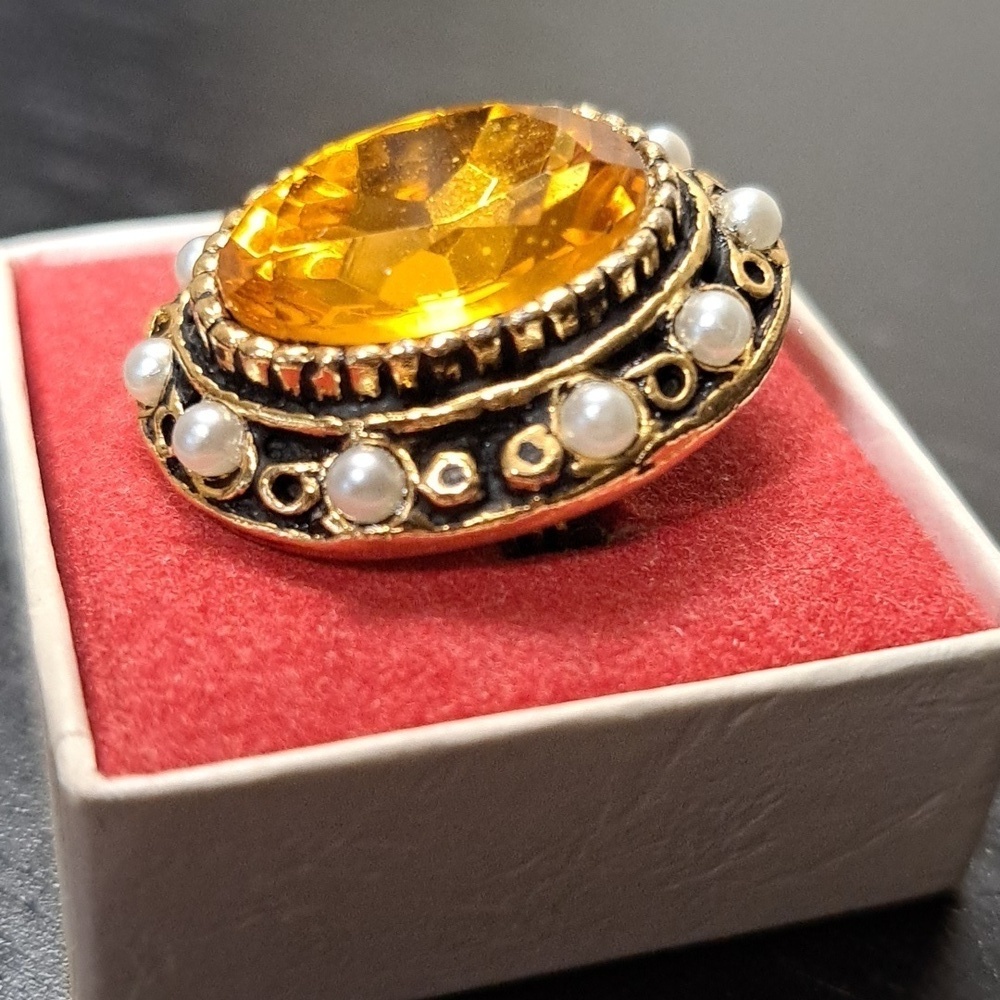 Vintage 1970's Karen Brent Adjustable Size Cocktail Ring. - Picture 3 of 7